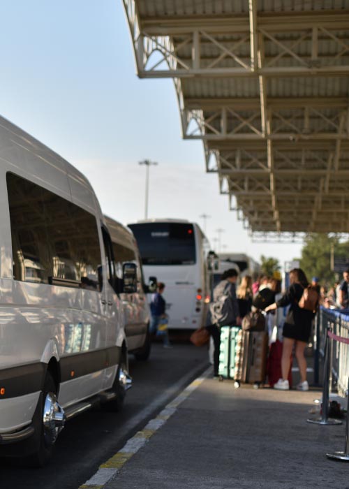 Schulkinderbeförderung und Gelegenheitsverkehr in Kleinbussen Schulkinderbeförderung und Gelegenheitsverkehr in Kleinbussen