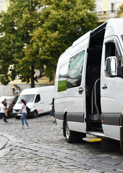 Schulkinderbeförderung und Gelegenheitsverkehr in Kleinbussen Schulkinderbeförderung und Gelegenheitsverkehr in Kleinbussen